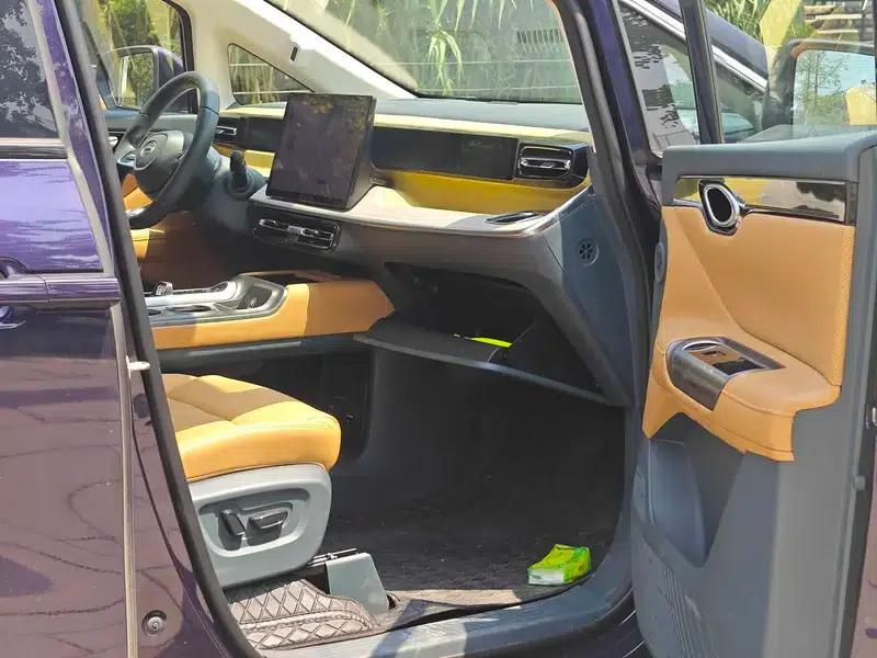 Trumpchi E8 PHEV 2024 2.0ATK 150km MAX Edition — миниатюра 14