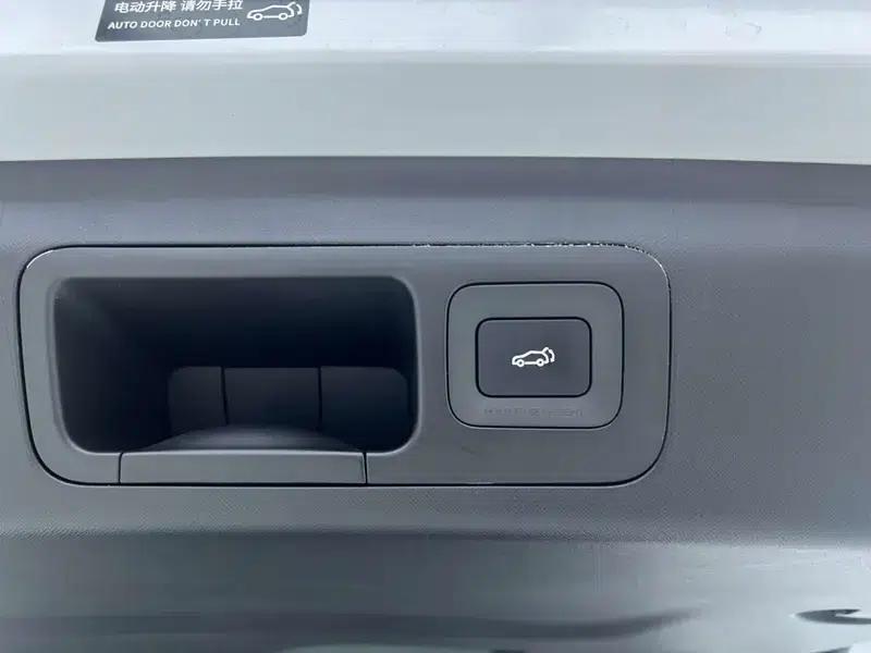 Trumpchi E8 PHEV 2024 model 2.0ATK 150km MAX+ — миниатюра 14