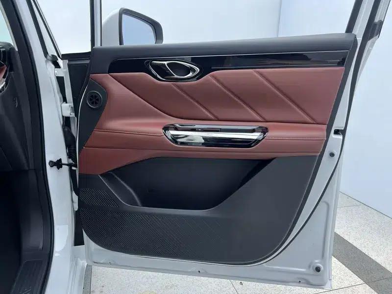 Trumpchi E8 PHEV 2024 model 2.0ATK 150km MAX+ — миниатюра 28