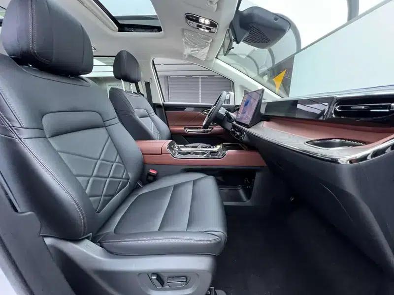 Trumpchi E8 PHEV 2024 model 2.0ATK 150km MAX+ — миниатюра 30
