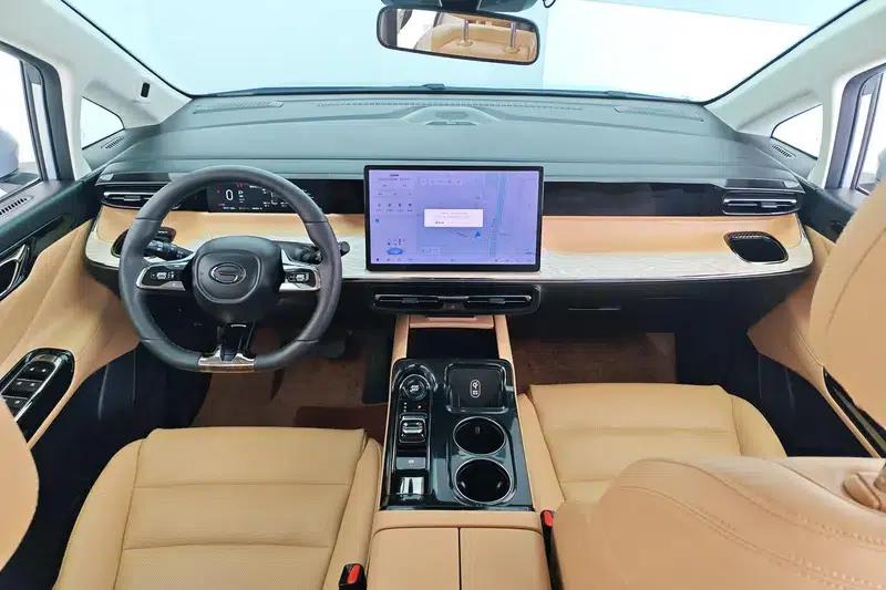 Trumpchi E8 PHEV 2024 model 2.0ATK 150km MAX+ — миниатюра 12