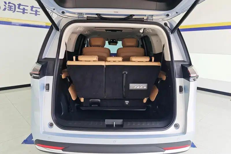 Trumpchi E8 PHEV 2024 model 2.0ATK 150km MAX+ — миниатюра 17