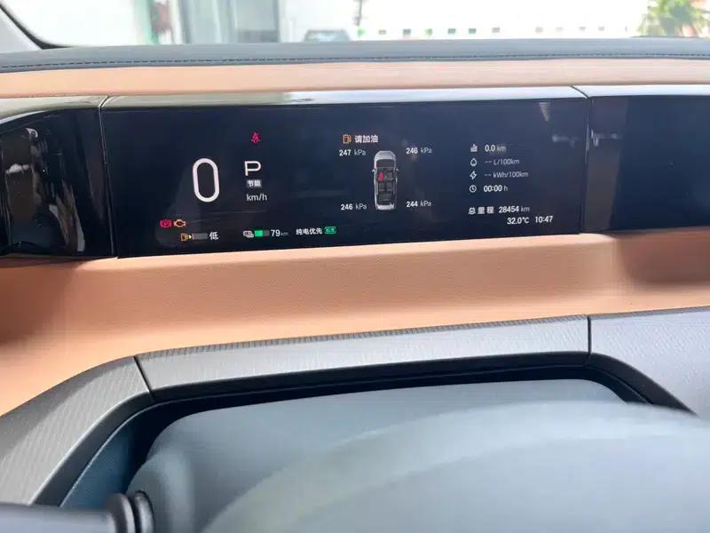 Trumpchi E8 PHEV 2024 2.0ATK 150km PRO Edition — миниатюра 17