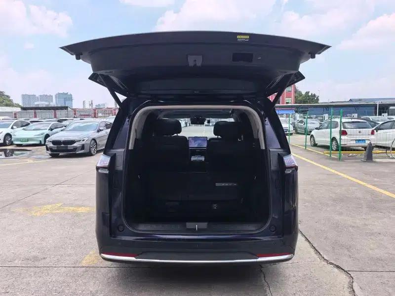 Trumpchi E8 PHEV 2024 2.0ATK 150km MAX Edition — миниатюра 17