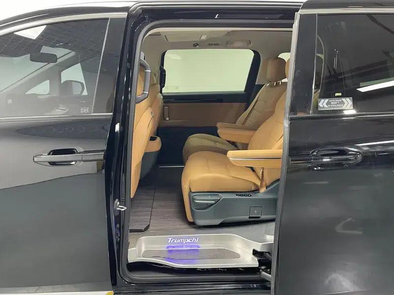 Trumpchi E8 PHEV 2024 2.0ATK 150km Dragon Night Edition — миниатюра 18