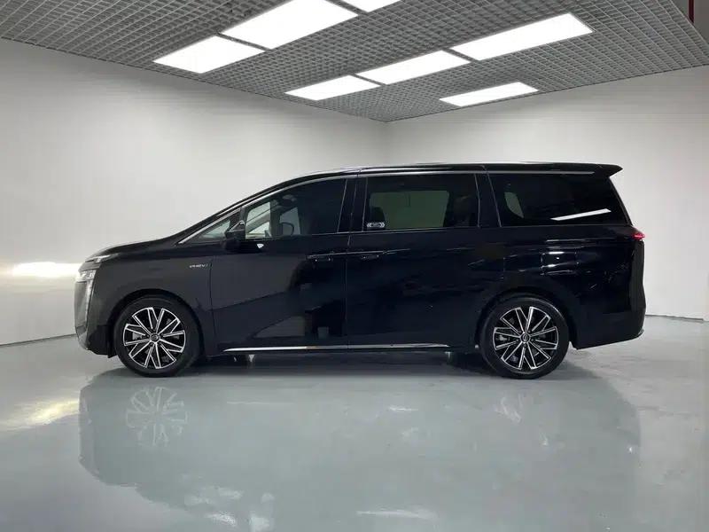 Trumpchi E8 PHEV 2024 2.0ATK 150km Dragon Night Edition — миниатюра 4