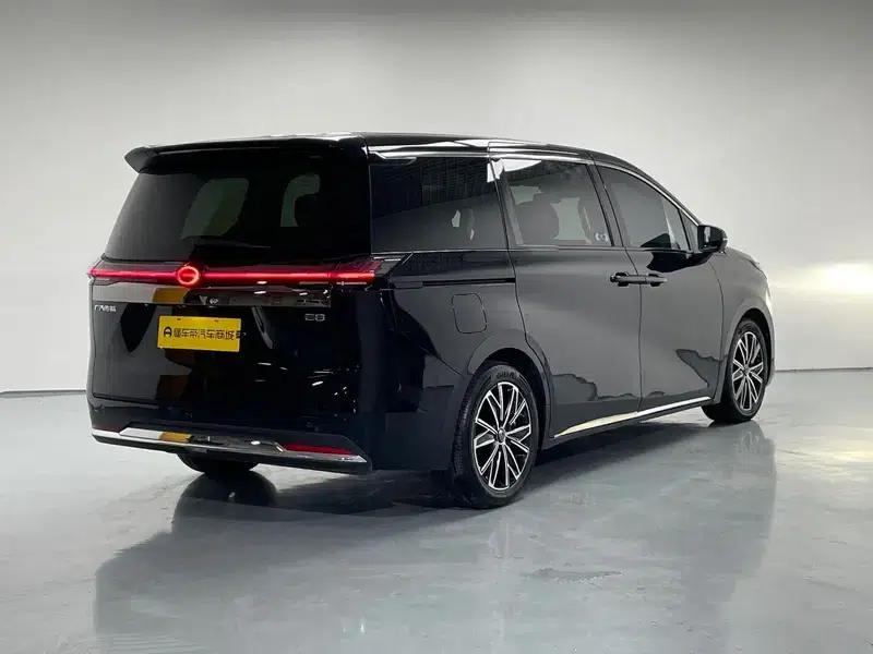 Trumpchi E8 PHEV 2024 2.0ATK 150km Dragon Night Edition — миниатюра 7