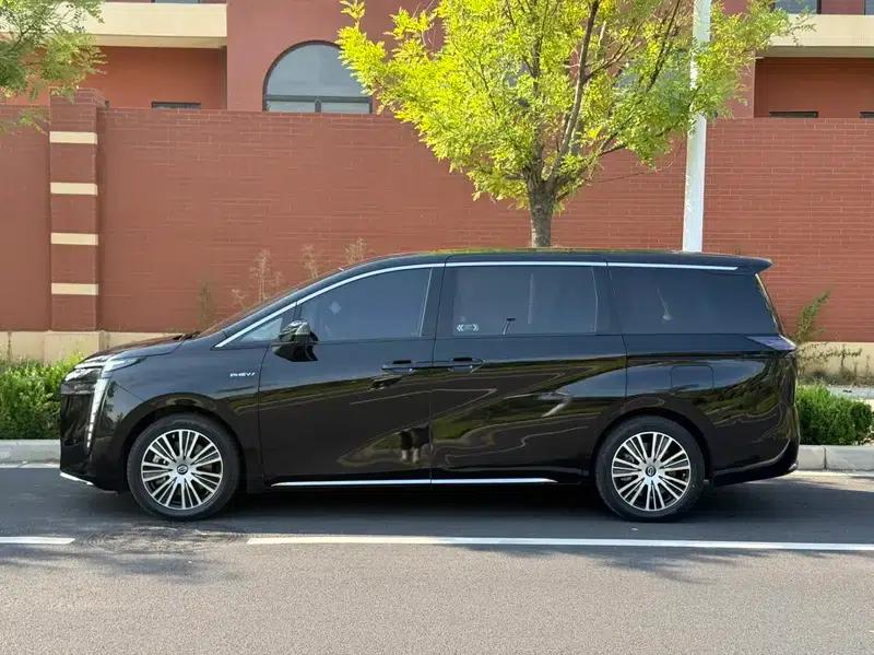 Trumpchi E8 PHEV 2024 model 2.0ATK 150km MAX+ — миниатюра 4