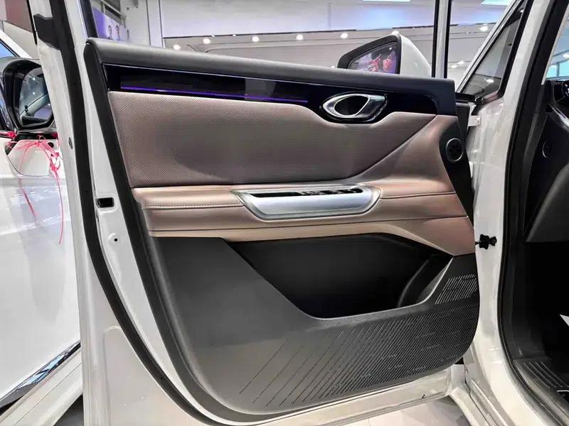 Trumpchi E8 PHEV 2024 2.0ATK 150km MAX Edition — миниатюра 10