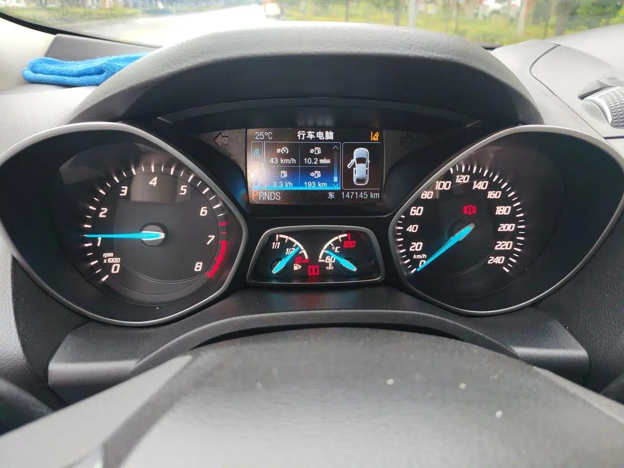 Ford Kuga 2013 2.0L GTDi Four-Wheel Drive Premium Model — миниатюра 11