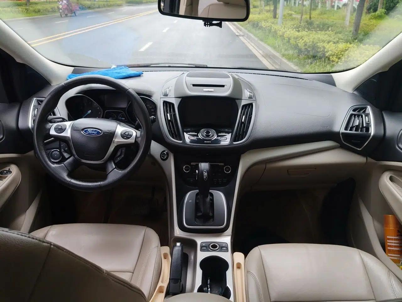 Ford Kuga 2013 2.0L GTDi Four-Wheel Drive Premium Model — миниатюра 9