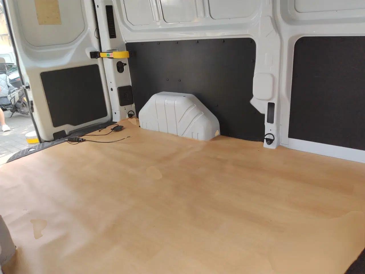 Ford Transit 2019 2.0T Gasoline Van Mid-axle Mid-roof 3-Seater China VI Standard — миниатюра 17