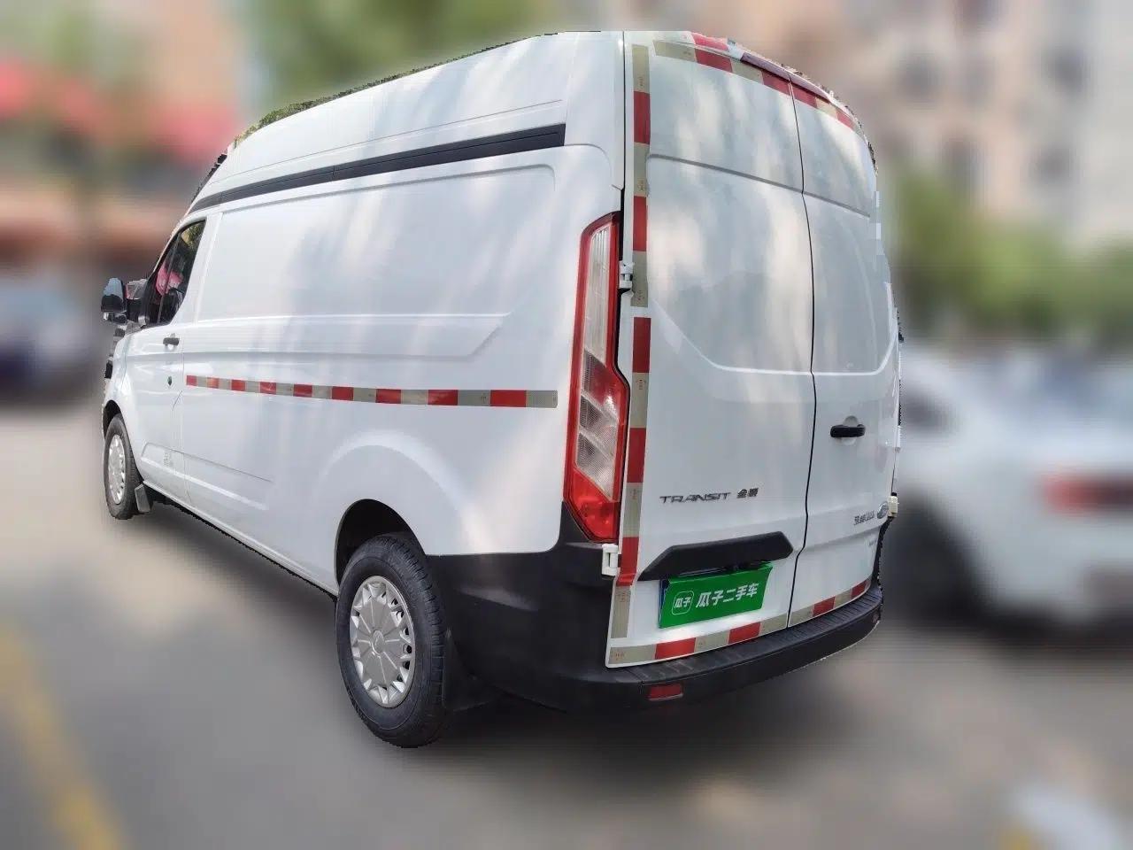 Ford Transit 2019 2.0T Gasoline Van Mid-axle Mid-roof 3-Seater China VI Standard — миниатюра 4
