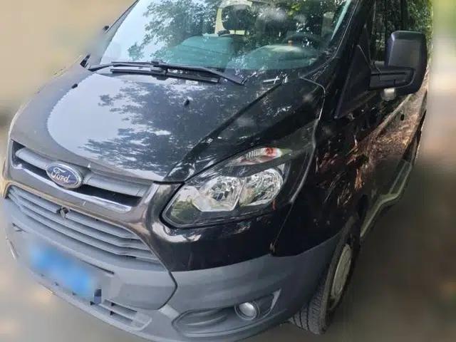 Ford Transit 2019 2.0T Gasoline Automatic Multi-Function Commercial Vehicle Short Wheelbase Low Roof 6-Seater China VI Standard