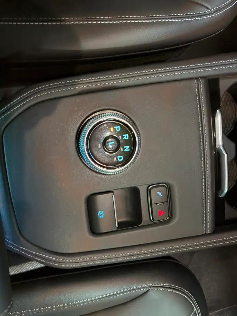 Ford Mustang Mach-E 2021 Leap Edition Rear-Drive Version (Standard Range) — миниатюра 3