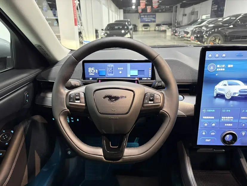 Ford Mustang Mach-E 2021 Leap Edition Rear-Drive Version (Standard Range) — миниатюра 22