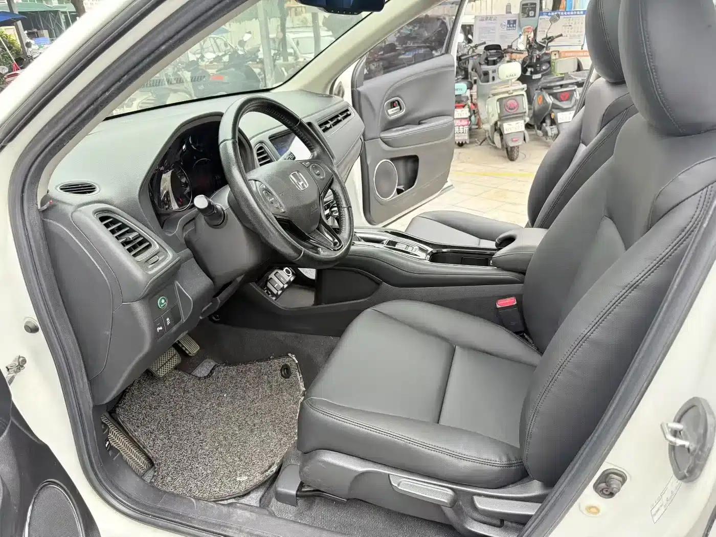 Vezel 2015 1.8L CVT 2WD Luxury — миниатюра 4