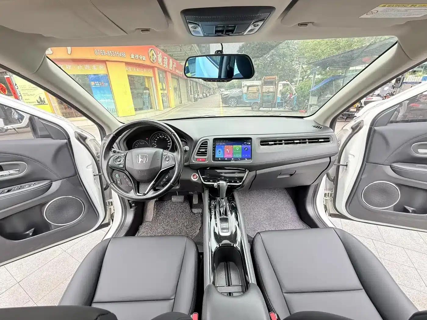 Vezel 2015 1.8L CVT 2WD Luxury — миниатюра 5