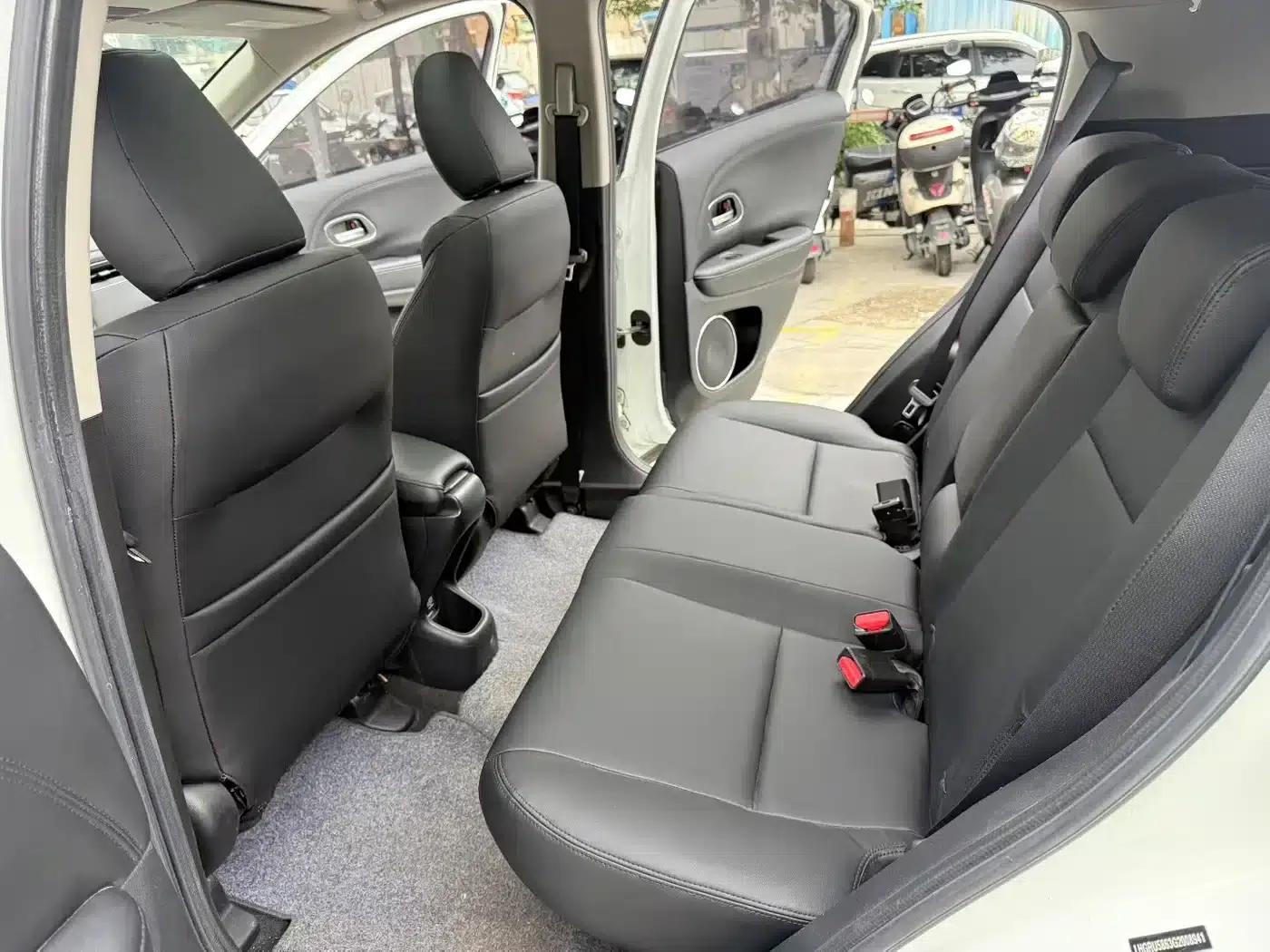 Vezel 2015 1.8L CVT 2WD Luxury — миниатюра 6