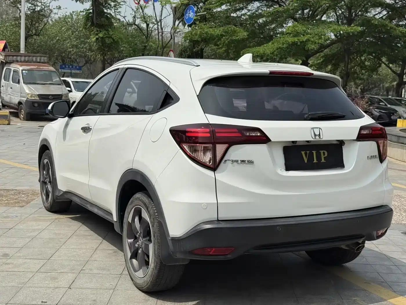 Vezel 2015 1.8L CVT 2WD Luxury — миниатюра 9