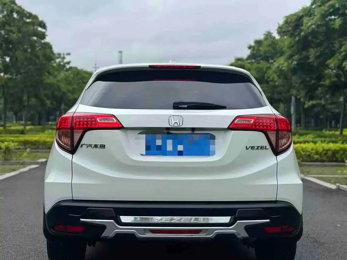 Vezel 2017 1.5L CVT 2WD Comfort Model — миниатюра 5