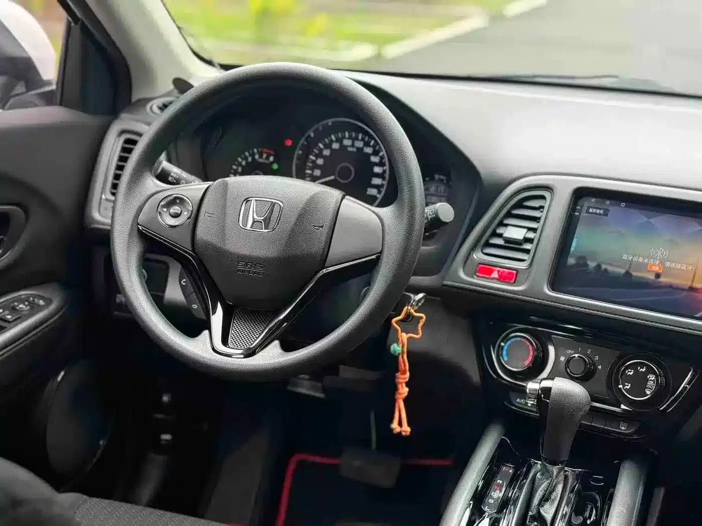 Vezel 2017 1.5L CVT 2WD Comfort Model — миниатюра 7
