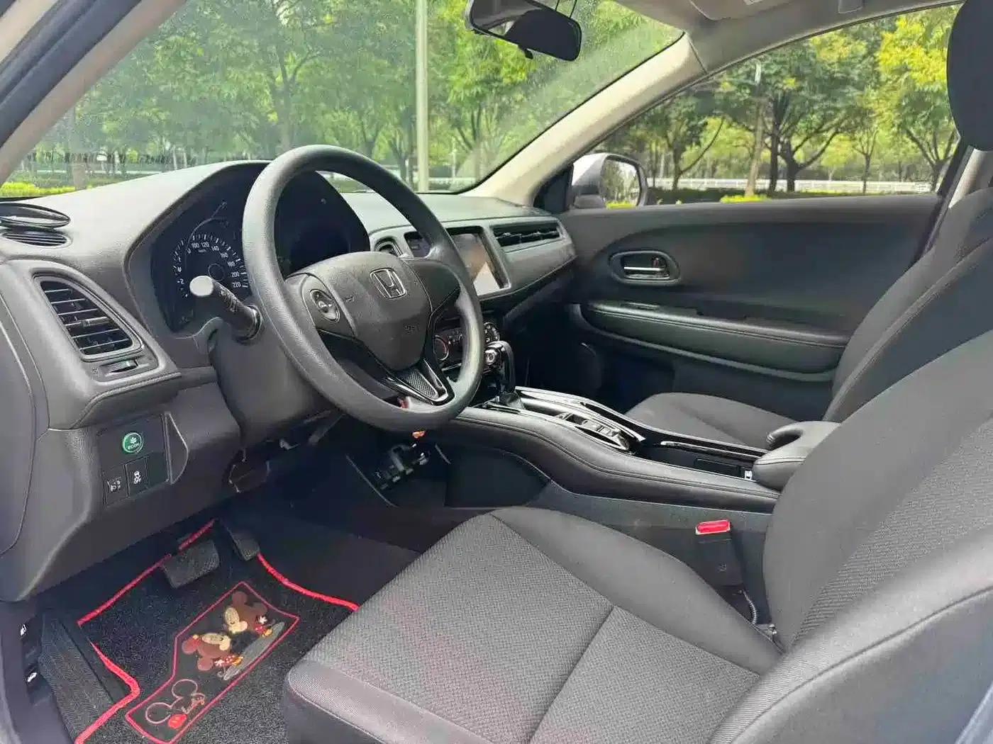 Vezel 2017 1.5L CVT 2WD Comfort Model — миниатюра 8