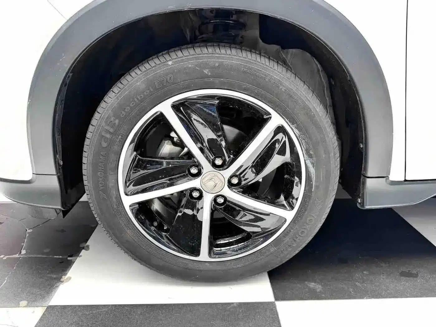 Vezel 2022 1.5L CVT Elite Smart Edition — миниатюра 4