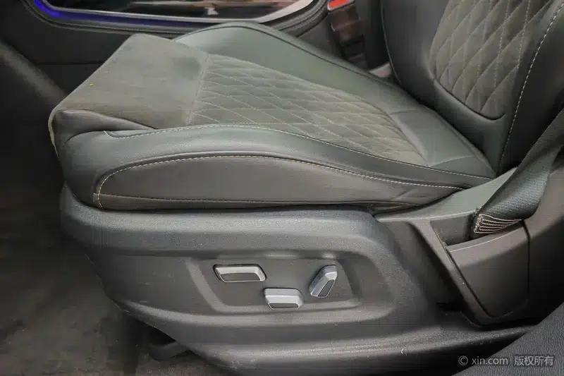 Hongqi HS7 2022 2.0T DCT 2WD Intelligent Flagship Edition — миниатюра 18