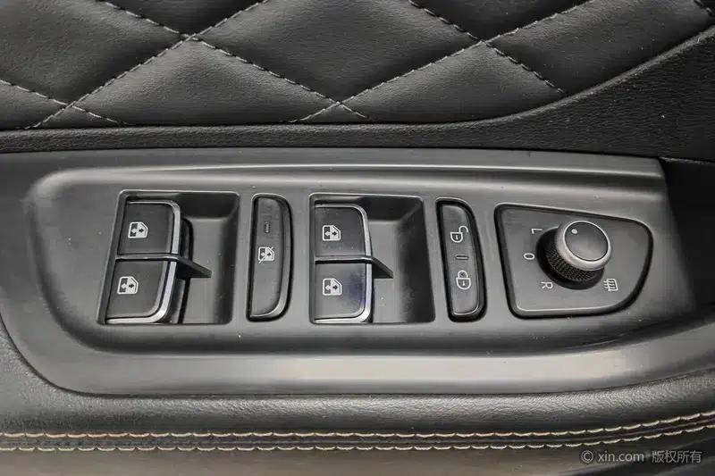 Hongqi HS7 2022 2.0T DCT 2WD Intelligent Flagship Edition — миниатюра 22