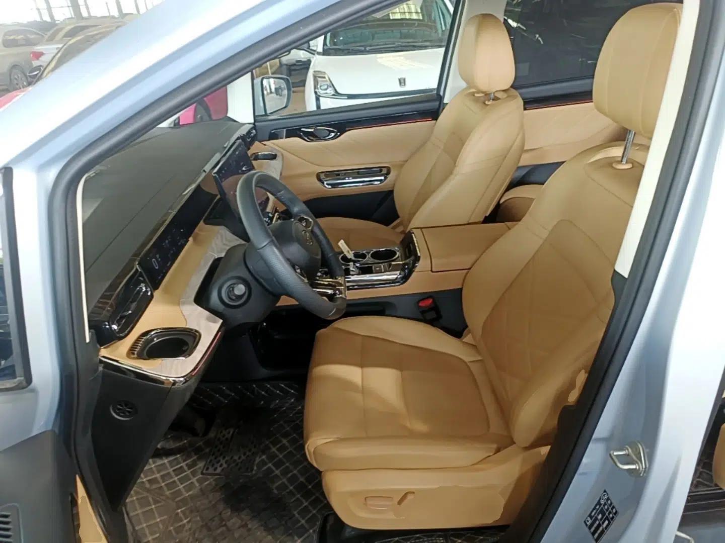 GAC Trumpchi E8 New Energy 2024 150km MAX+ — миниатюра 17