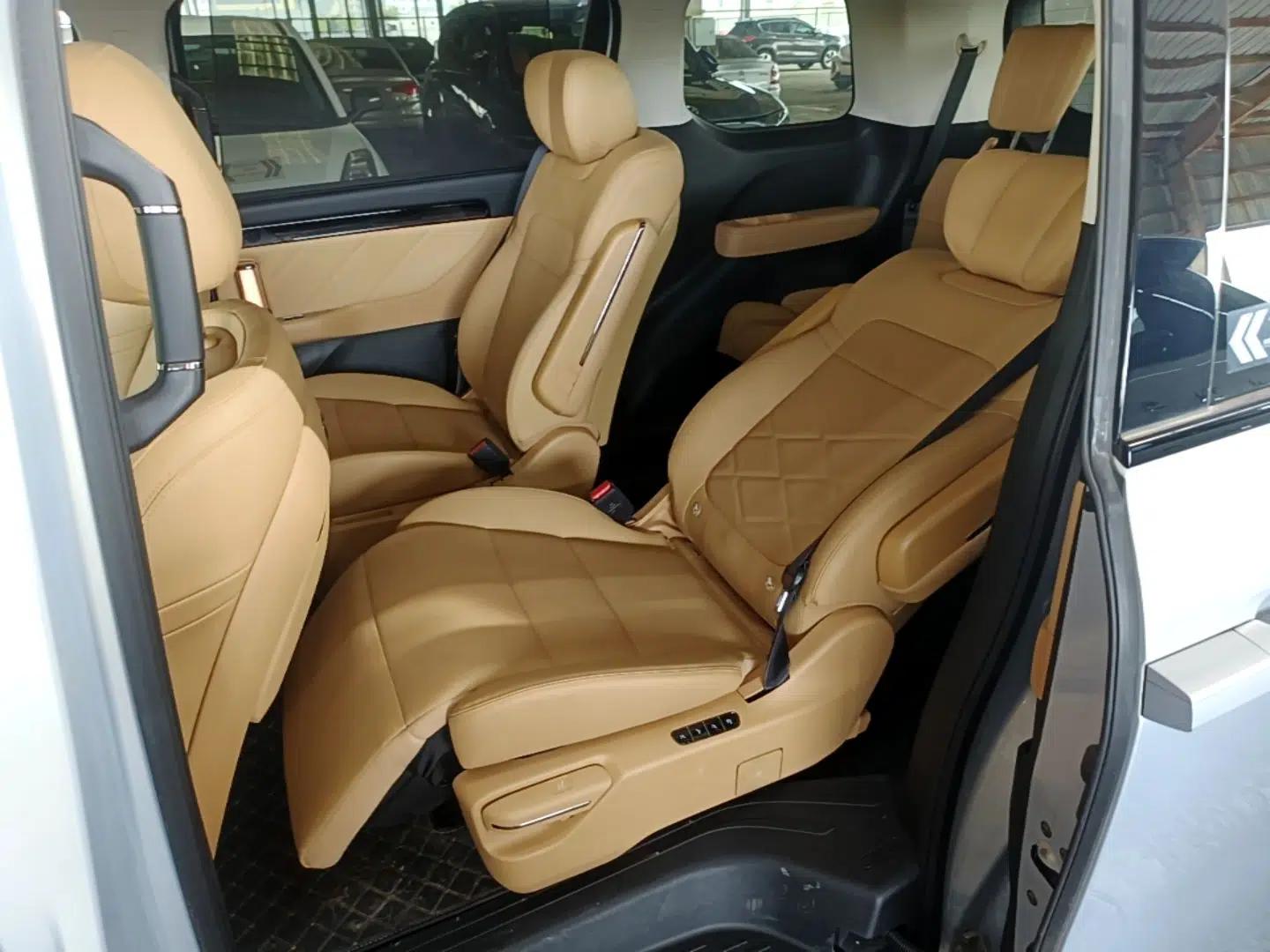 GAC Trumpchi E8 New Energy 2024 150km MAX+ — миниатюра 20