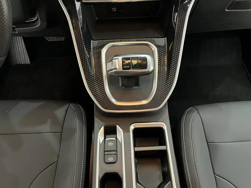 Haval M6 2023 PLUS 1.5T DCT Elite Smart Connectivity Model — миниатюра 12