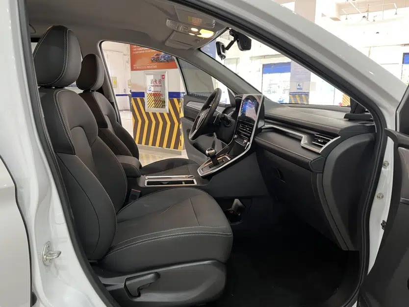 Haval M6 2023 PLUS 1.5T DCT Elite Smart Connectivity Model — миниатюра 17