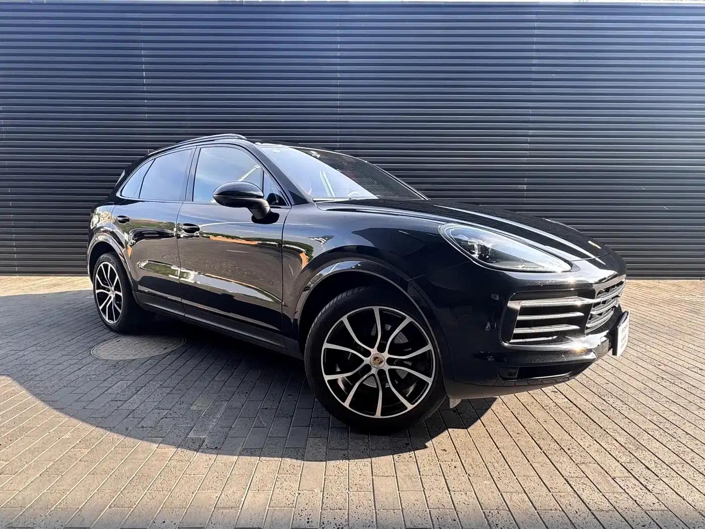 2023 Cayenne 3.0T Platinum Edition — миниатюра 2