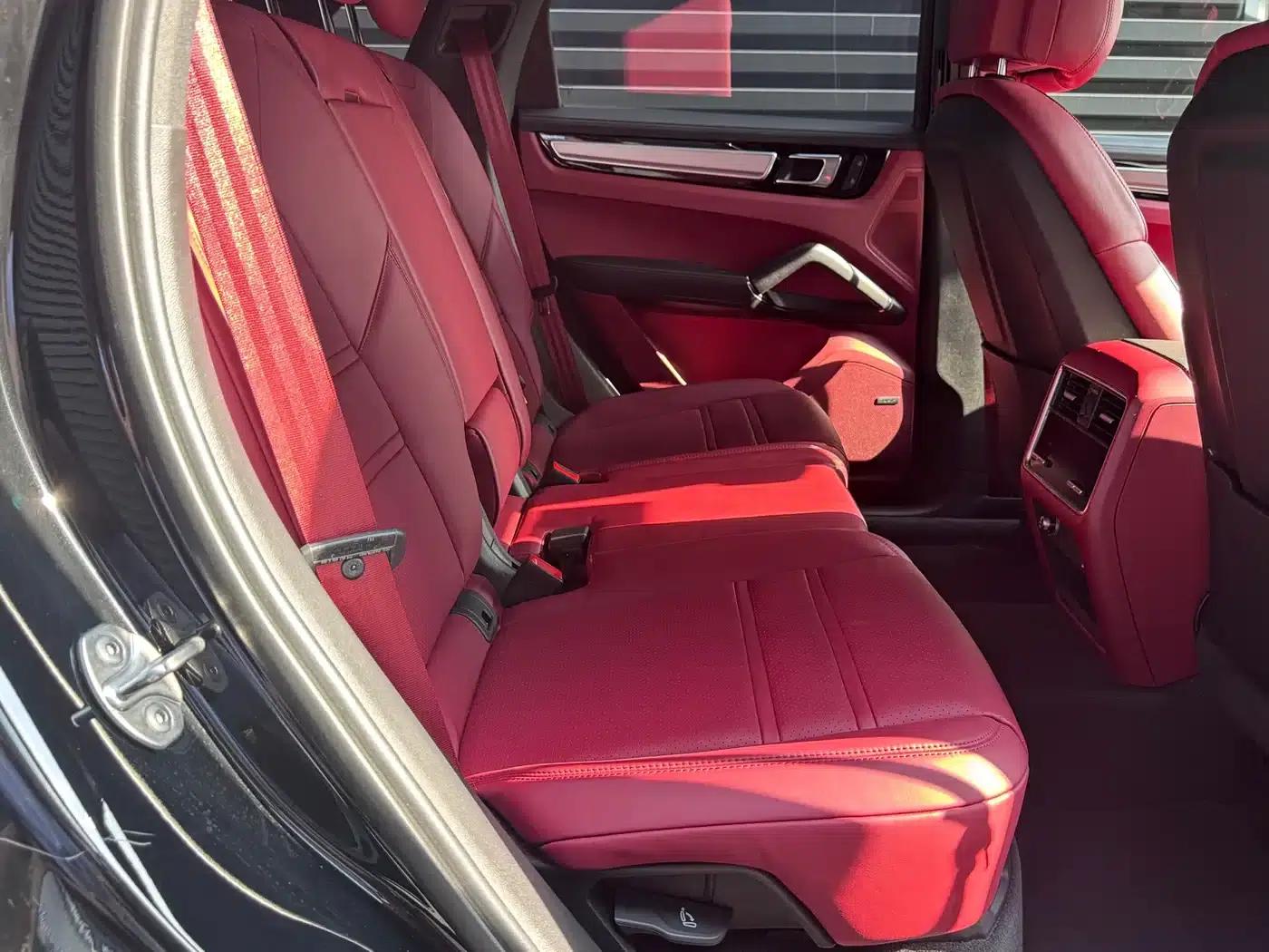 2023 Cayenne 3.0T Platinum Edition — миниатюра 20
