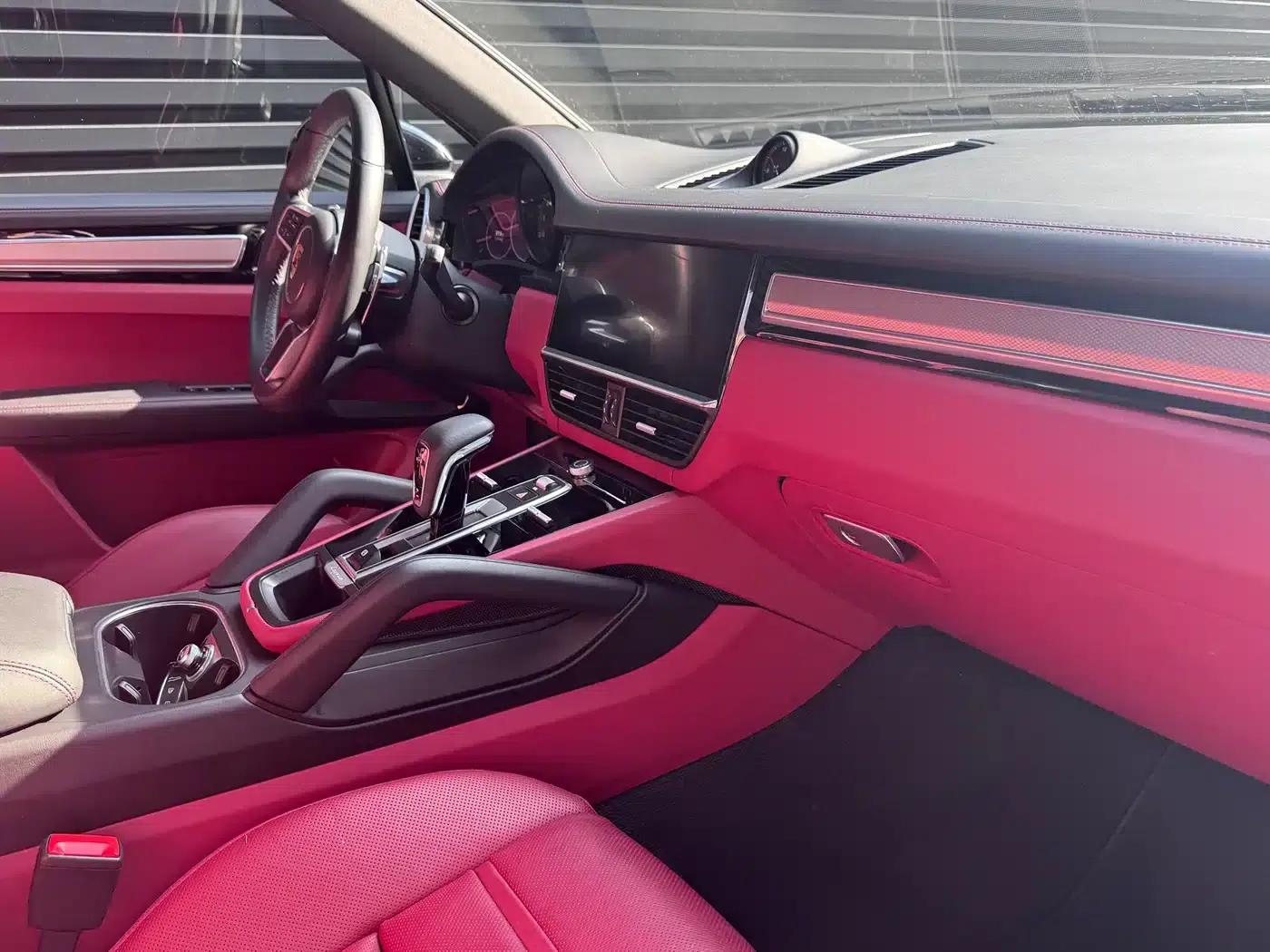2023 Cayenne 3.0T Platinum Edition — миниатюра 22