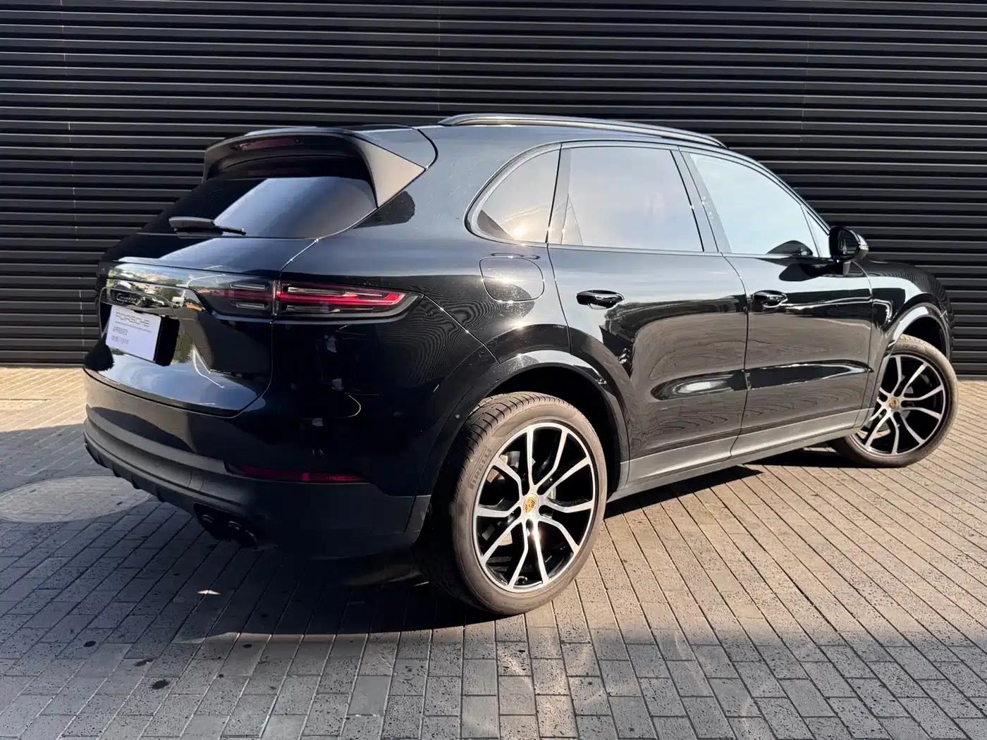 2023 Cayenne 3.0T Platinum Edition — миниатюра 8