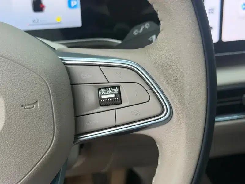 Geely ICON 2023 1.5TD Chocolate Premium Edition — миниатюра 12
