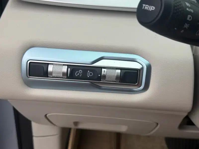 Geely ICON 2023 1.5TD Chocolate Premium Edition — миниатюра 21