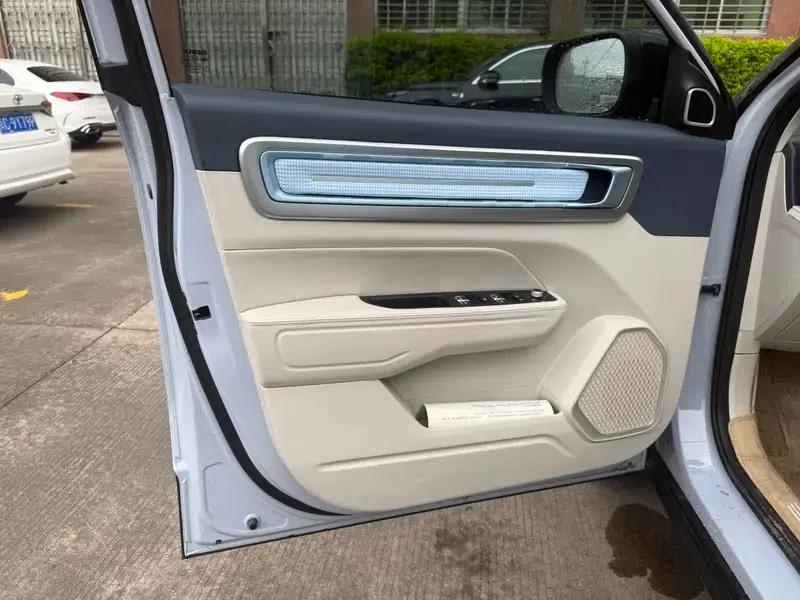 Geely ICON 2023 1.5TD Chocolate Premium Edition — миниатюра 8