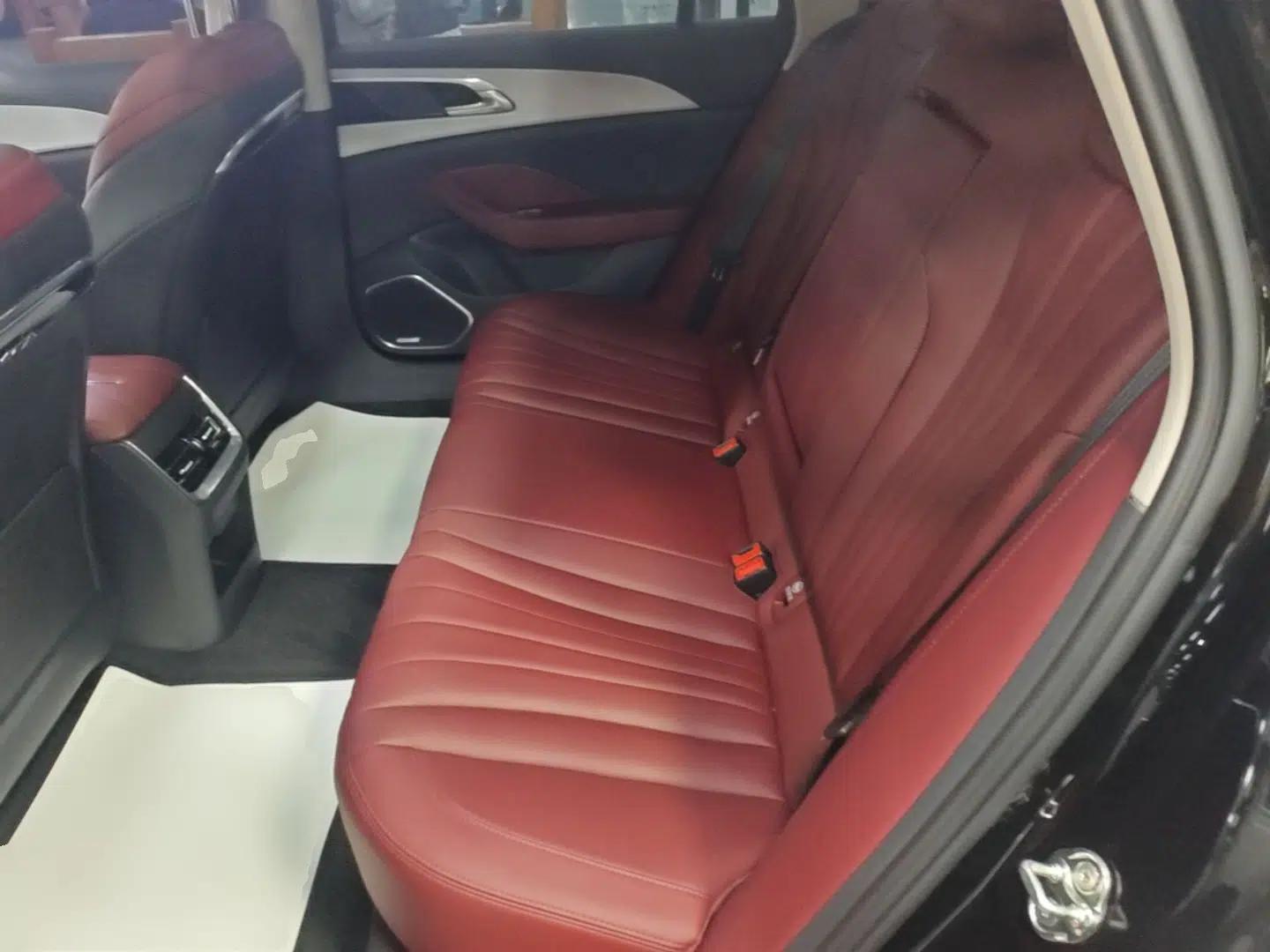 Hongqi H5 PHEV 2025 130 Super Hybrid Version — миниатюра 20