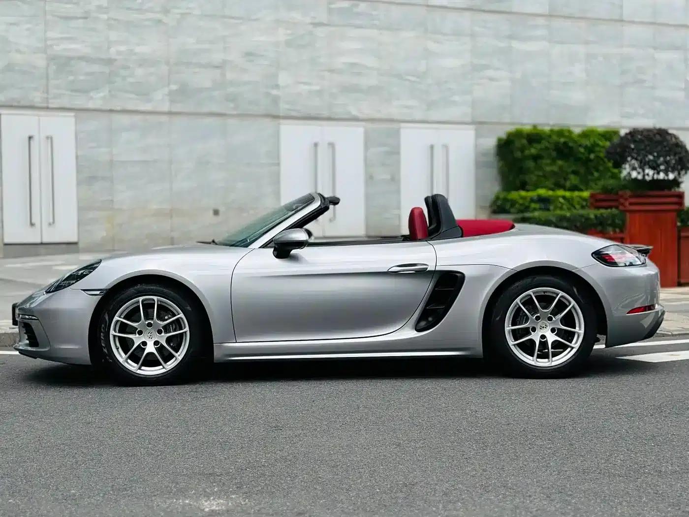 2022 Porsche 718 Boxster 2.0T — миниатюра 3