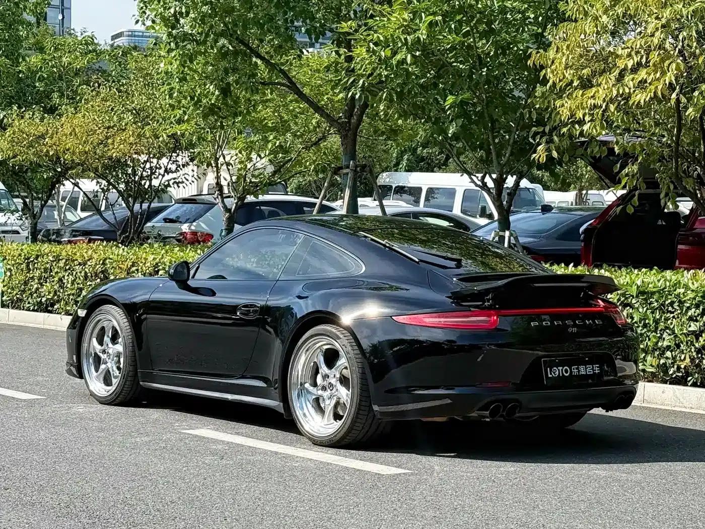 2015 Porsche 911 Carrera 4 3.4L Style Edition — миниатюра 4