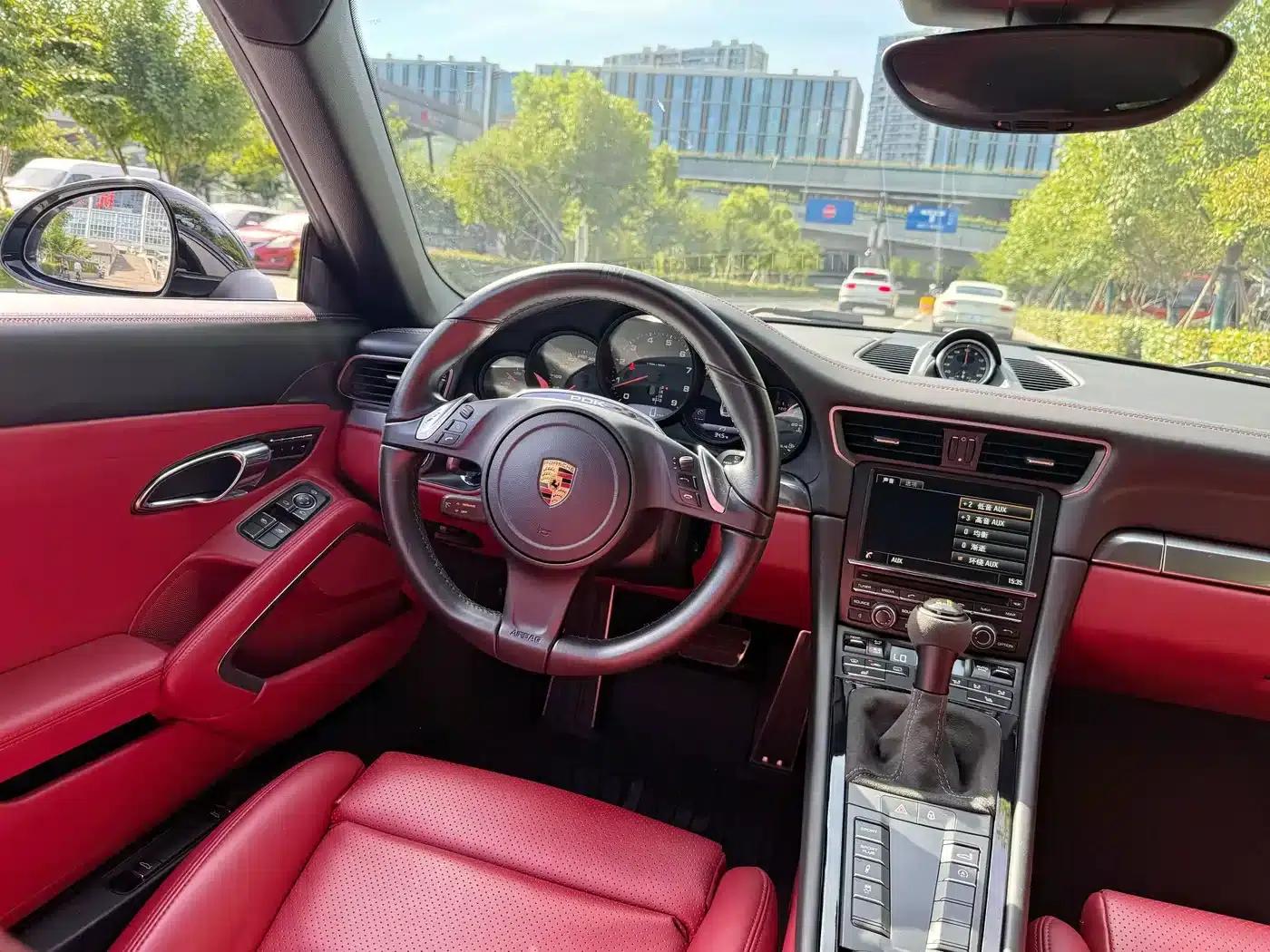 2015 Porsche 911 Carrera 4 3.4L Style Edition — миниатюра 9