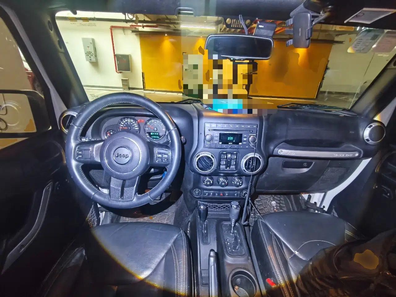 Jeep Wrangler 2015 2.8TD Sahara Four-Door Comfort Edition — миниатюра 9