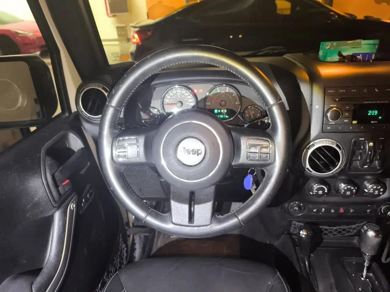 Jeep Wrangler 2015 2.8TD Sahara Four-Door Comfort Edition — миниатюра 10