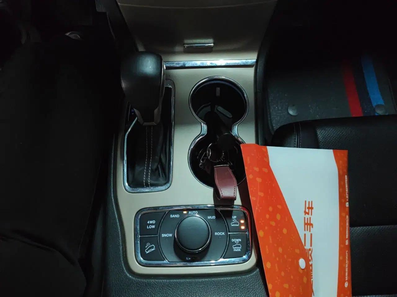 Jeep Grand Cherokee 2016 3.0L Elite Navigation Edition — миниатюра 14