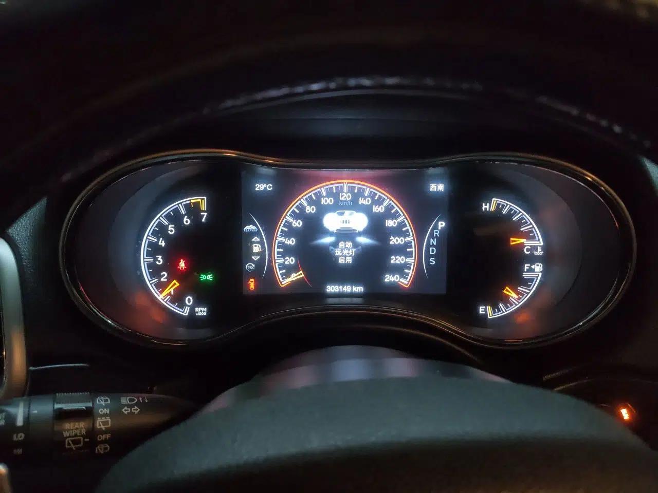 Jeep Grand Cherokee 2014 3.6L Elite Navigation Edition — миниатюра 11