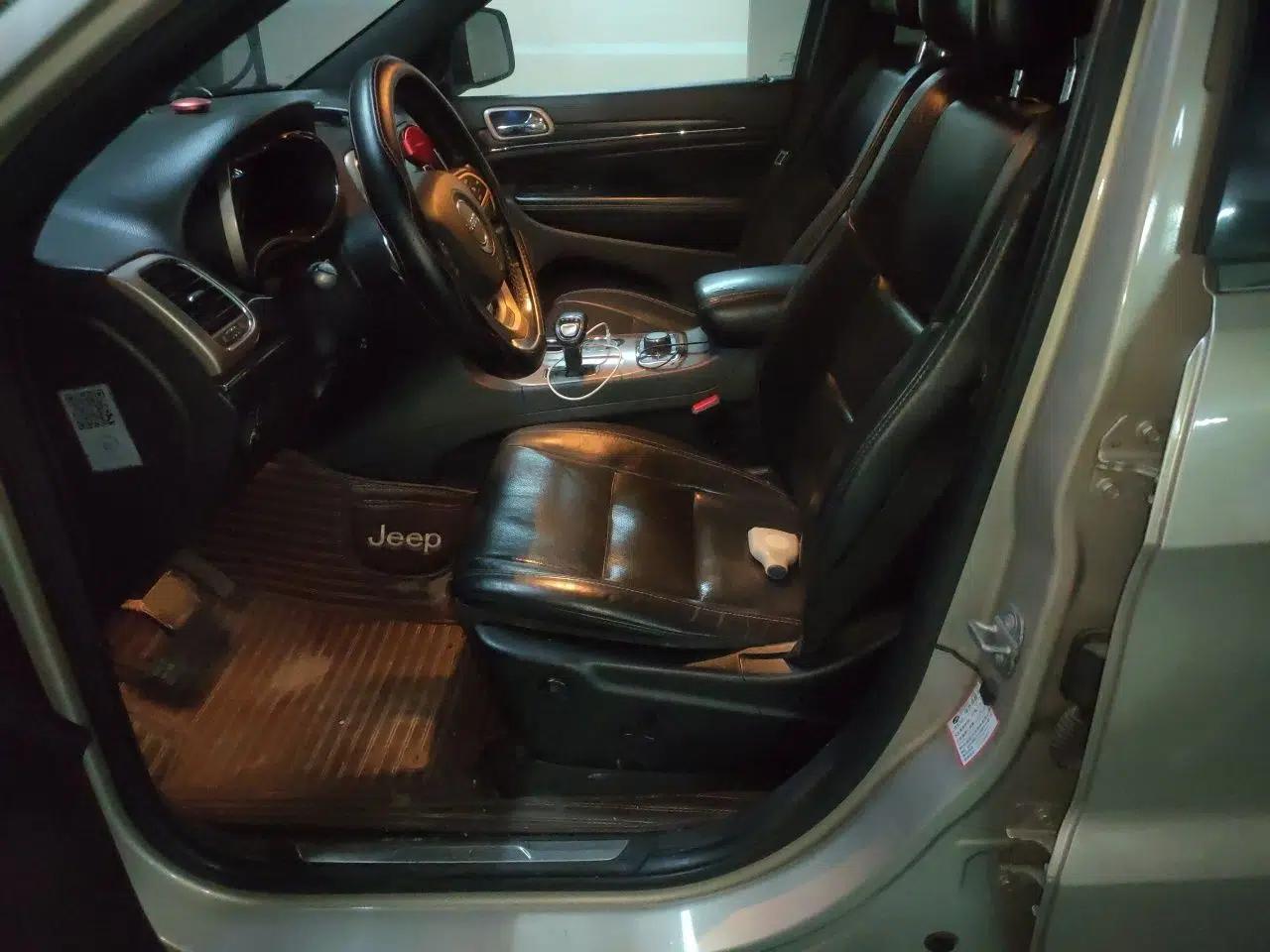 Jeep Grand Cherokee 2014 3.6L Elite Navigation Edition — миниатюра 15